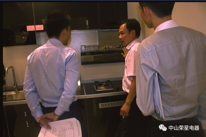 國(guó)內(nèi)油煙機(jī)發(fā)展史 榮星品牌廚電招商創(chuàng)新第四代